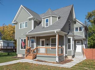 473 E Elm St, Sycamore, IL 60178