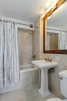 Rented by BLU Real Estate | media 7