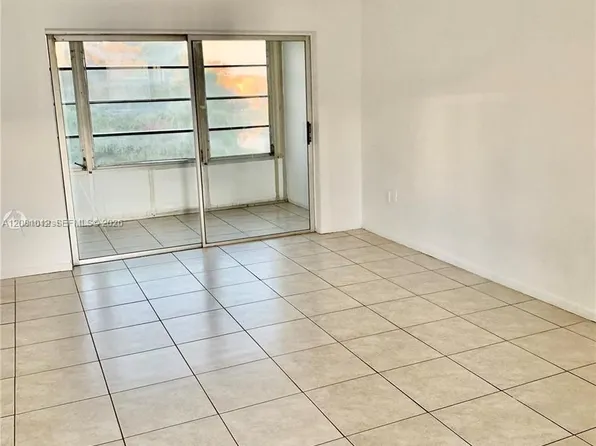 8220 Sunrise Lakes Blvd, Fort Lauderdale, FL