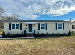 403 S Market St, Benson, NC 27504
