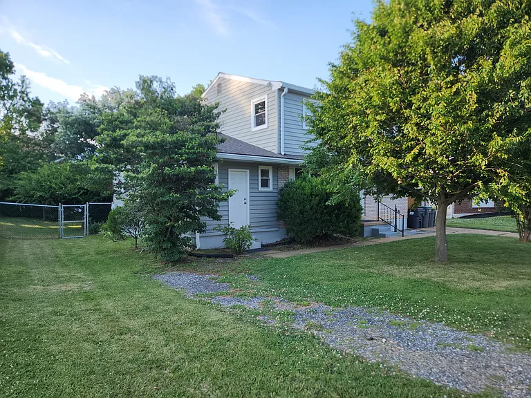 7 Winburne Dr — Photo 2