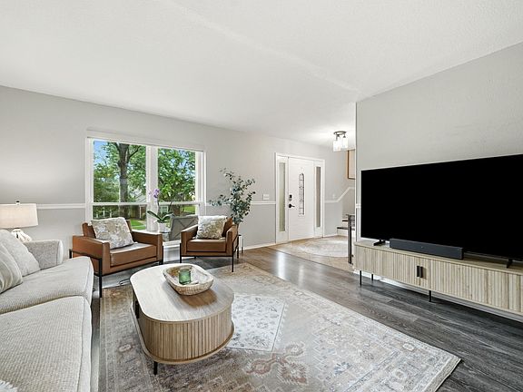 5th image of 2209 Villawood Ln