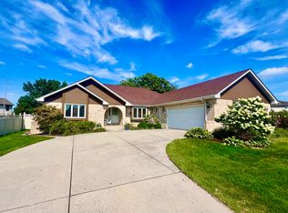 10604 Connemara Ct, Mokena, IL 60448