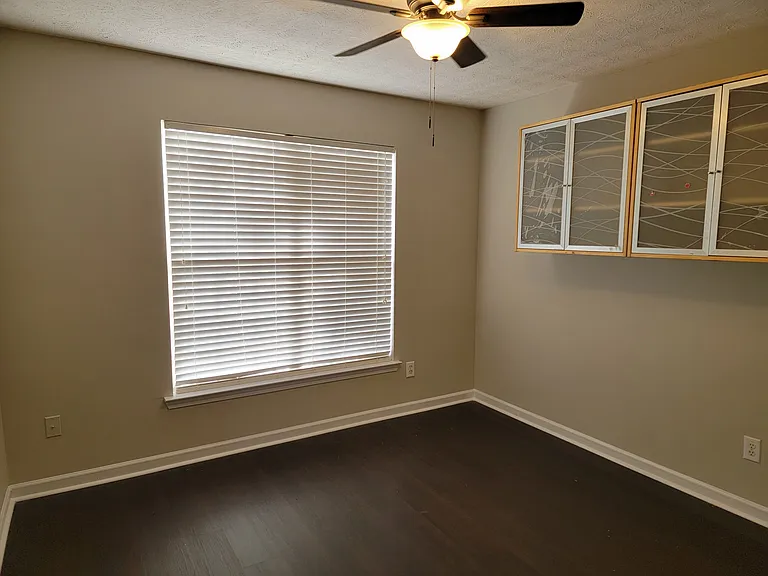 2379 Hillvale Cir — Photo 7