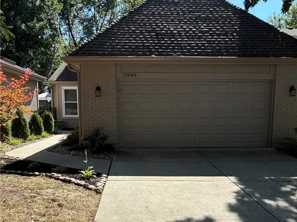 12843 Cambridge Rd, Leawood, KS 66209