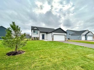 6701 Granby St, North Branch, MN 55056