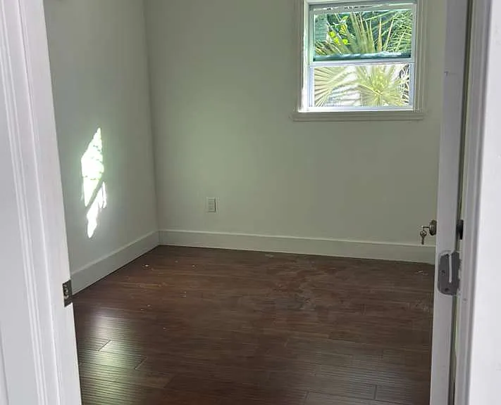 1091 Huron St — Photo 2