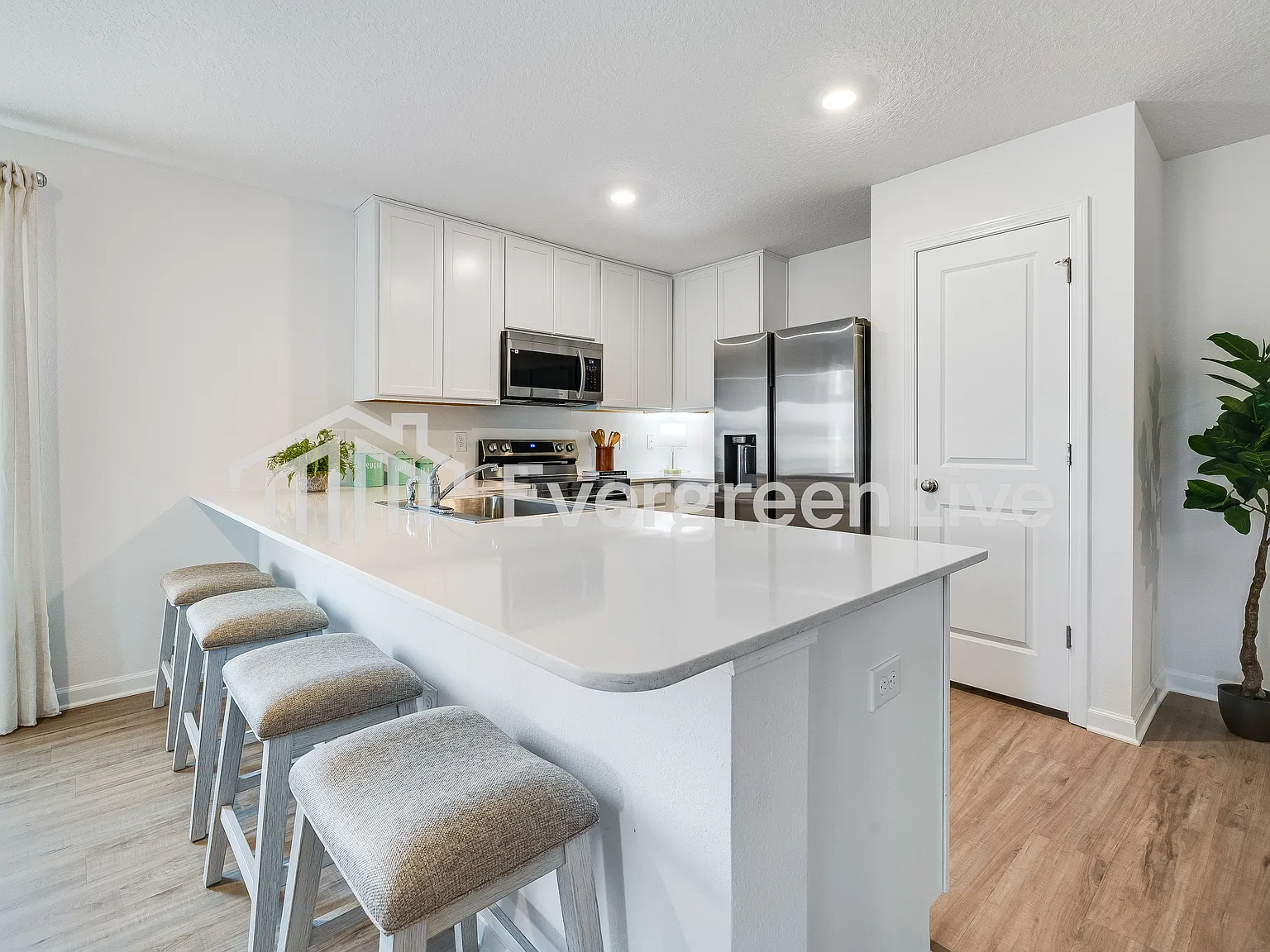 3 bed, 2.0 bath, 1474 sqft, $1,755 — Photo 4