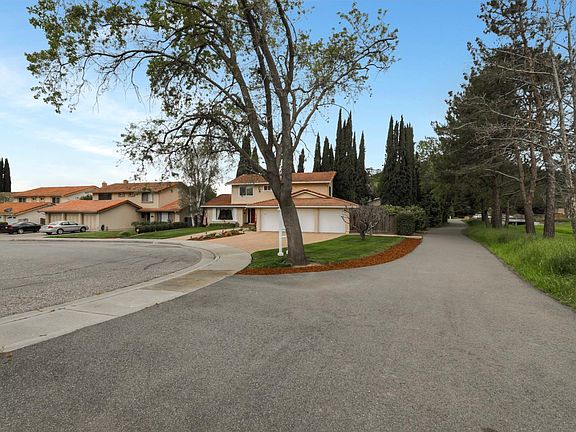 4th image of 15695 La Mesa Ct