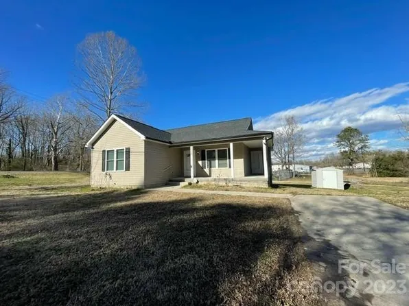 330 W Roswell St, Troy, NC 27371