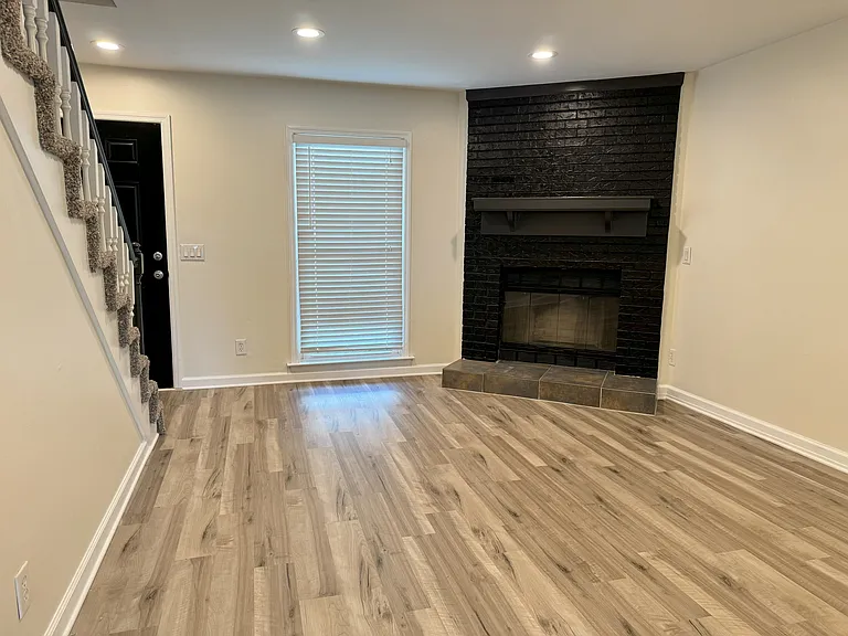 724 Due West Ave N #I — Photo 6