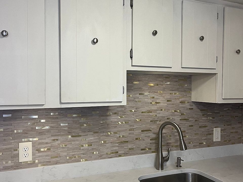 1st image of 9 Tideview Path APT 3