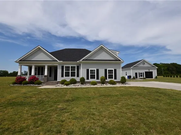 3008 Dawn Ln, Suffolk, VA 23432