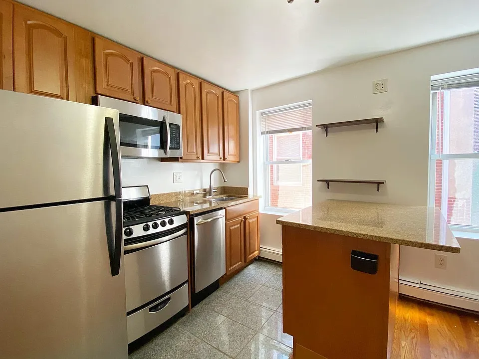 20 Hanover Ave #O