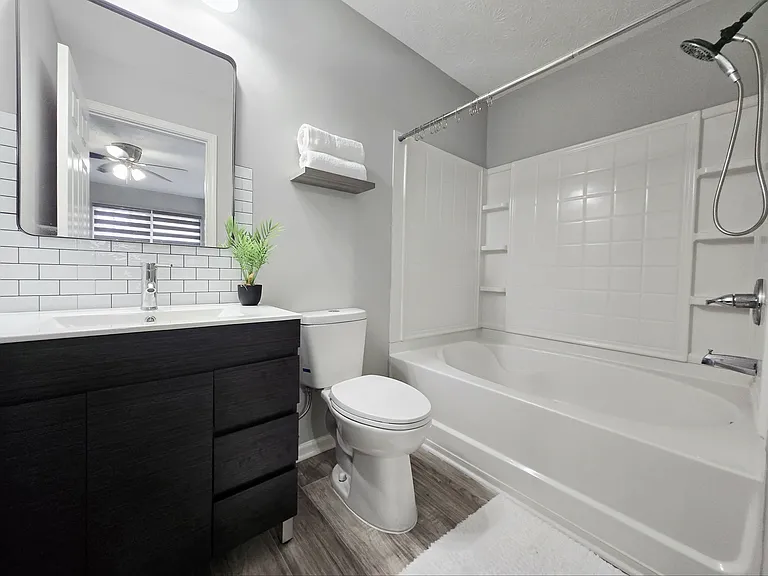 2430 Piering Dr — Photo 3