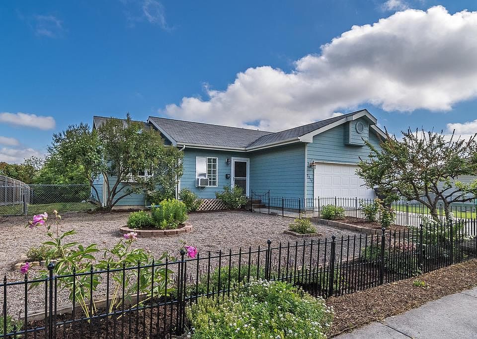 1st image of 2219 Teal Dr