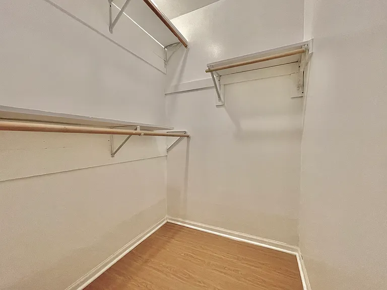 928 Stratford Ct — Photo 23