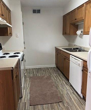 3rd image of 4230 Chateau Blvd APT A