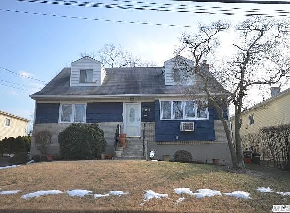 2nd image of 80 Carnegie Ave