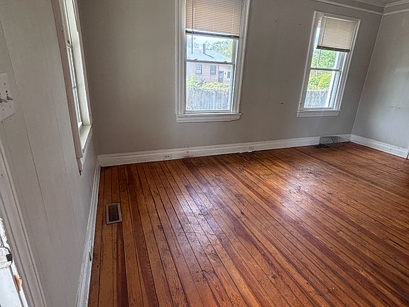 2nd image of 1116 Sunset Ave