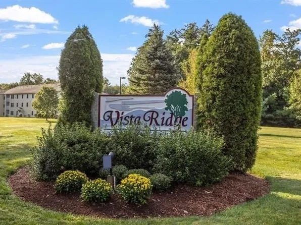 18 Crestview Cir Unit 199, Londonderry, NH 03053