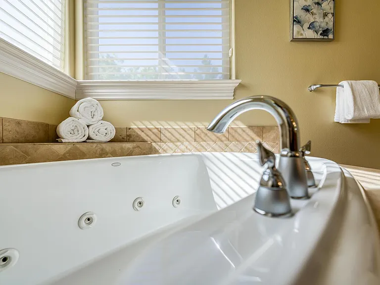 1039 Mountain Air Ct — Photo 31