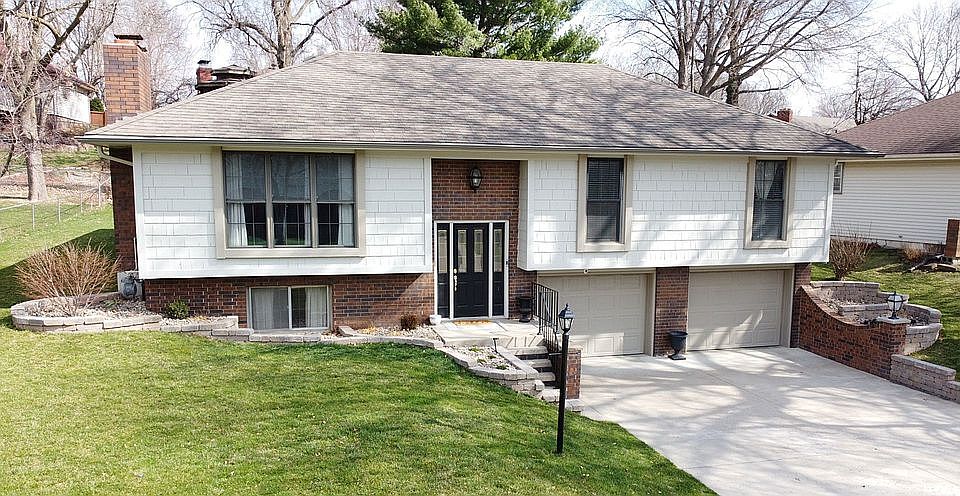 1st image of 4917 Mockingbird Ln