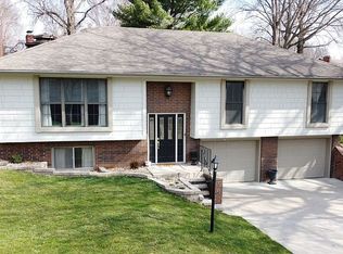 4917 Mockingbird Ln, Saint Joseph, MO 64506