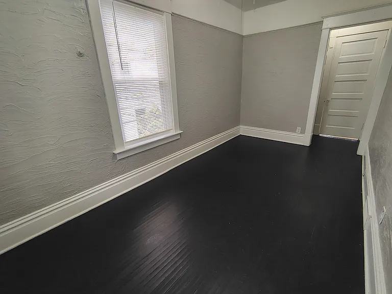 1112 Crosby St #2 — Photo 5