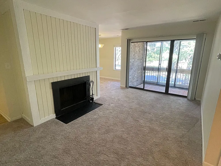 10549 Twin Rivers Rd — Photo 3