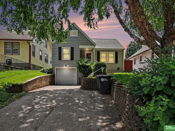 5011 Charles St, Omaha, NE 68132