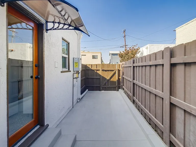 4484 Texas St — Photo 31