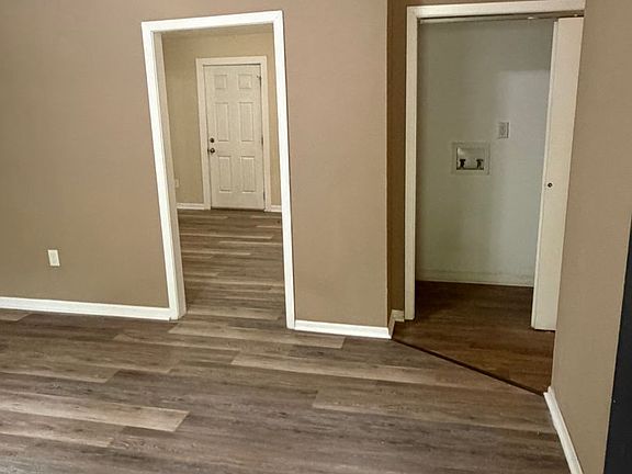 4th image of 3320 Ridgeland Dr