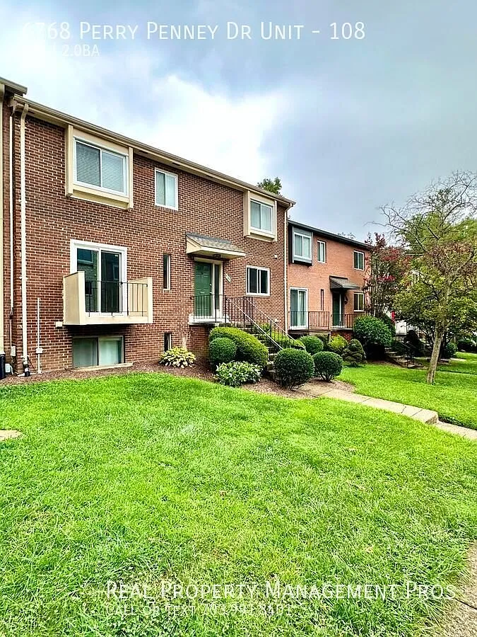3bed 2bath in Terrace Townhomes of Annandale! — Photo 1