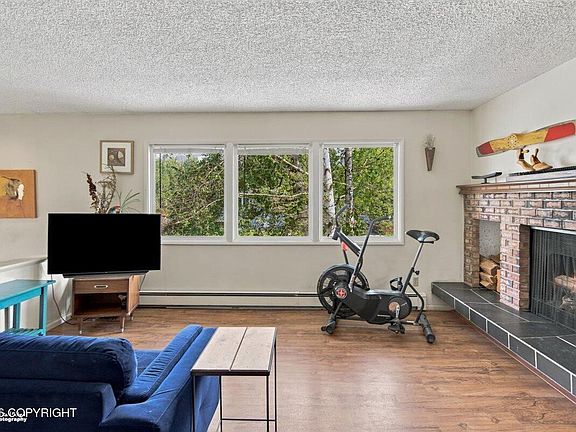 5th image of 3802 Deborah Ln
