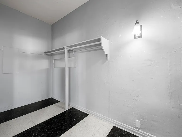 1516 N Hobart Blvd — Photo 12