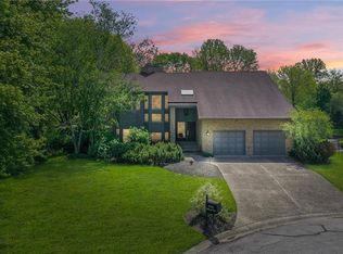 9715 Gulfstream Dr, Fishers, IN 46037