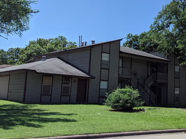 2410 Bosque Dr #D, College Station, TX 77845