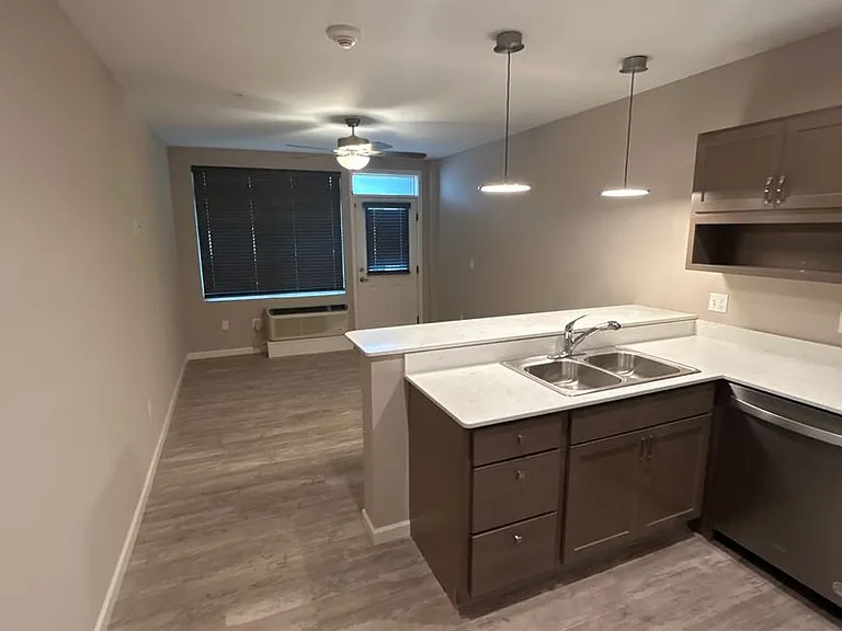 Plaza 93 Apartments — Photo 92