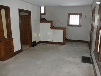 3rd image of 628 6th St SE