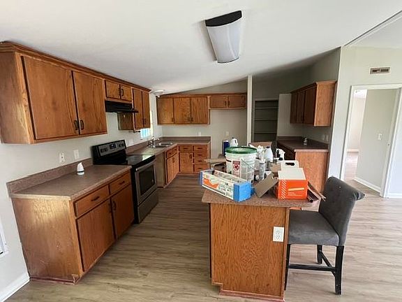 3rd image of 243 Pintail Cir