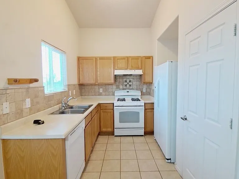 930 Desert Senna Ave SW — Photo 8
