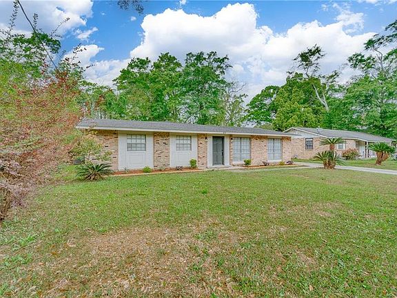 2nd image of 415 Devon St