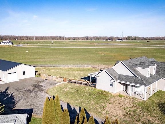 3rd image of 242 Hayden Rd