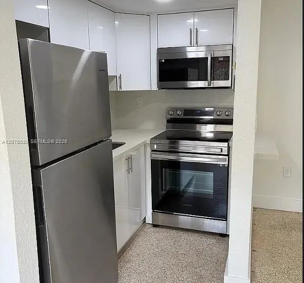 1811 NW 19th Ter #5 — Photo 9