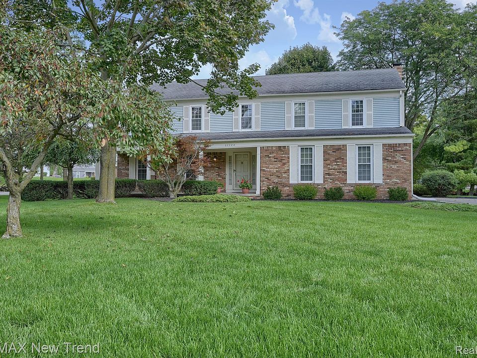 1st image of 37724 Greenwood Dr W