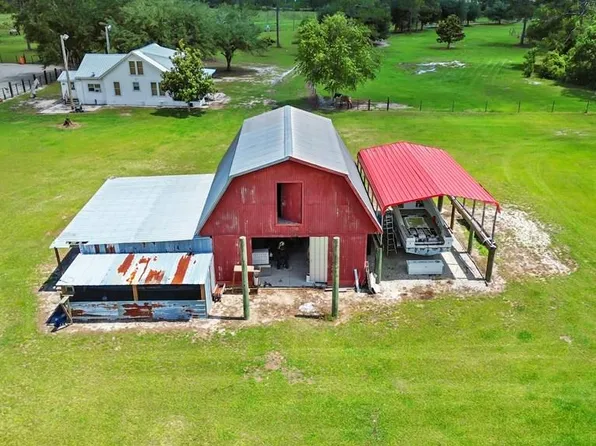 111 Bayberry Dr, Wewahitchka, FL 32465