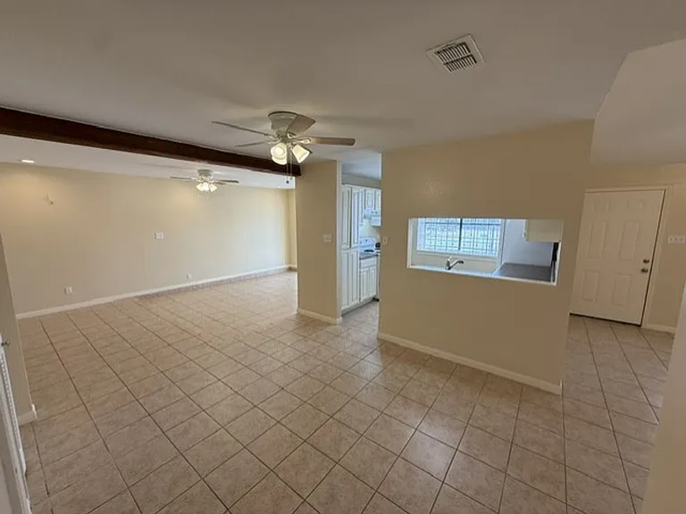 126 Atlanta Dr — Photo 3