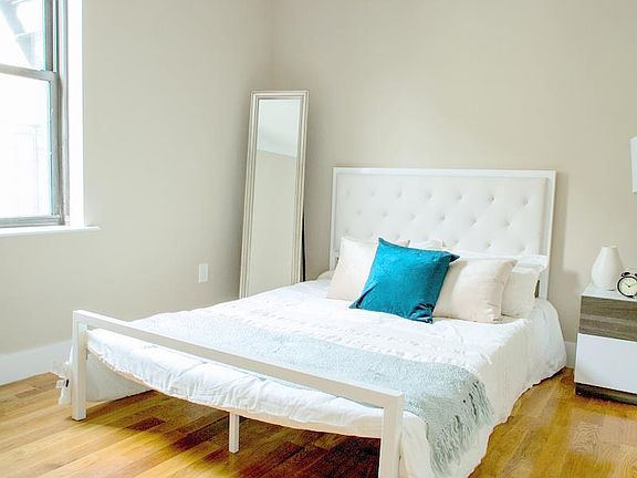 3rd image of 2147 33rd St APT 5B
