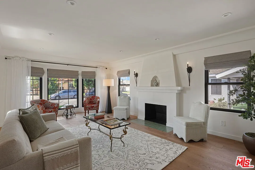 3 bed, 3.0 bath, 1835 sqft, $6,500 — Photo 3
